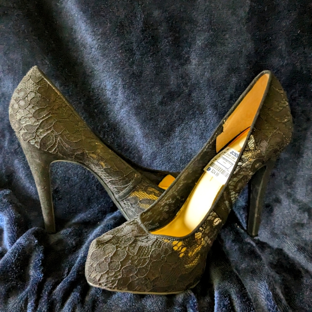 Jessica Simpson stilettos